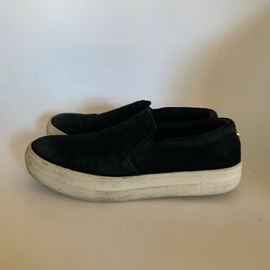 Steve Madden Slip on faux suede 7.5w